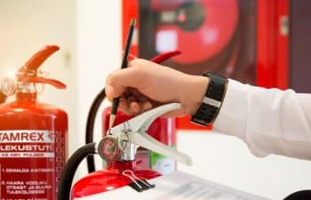 أفضل شركة في الرياض لبيع طفايات حريق معتمدة وموثوقة | شركة إنجاز للأمن والسلامة 0545050988