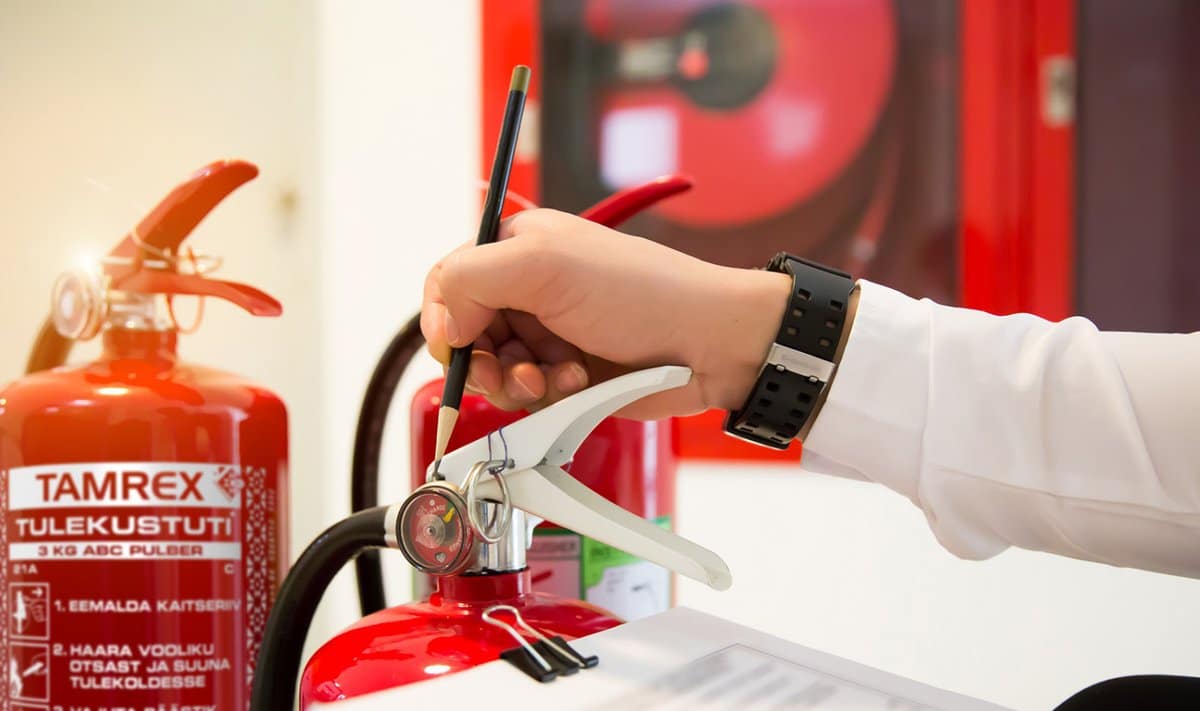 أفضل شركة في الرياض لبيع طفايات حريق معتمدة وموثوقة | شركة إنجاز للأمن والسلامة 0545050988