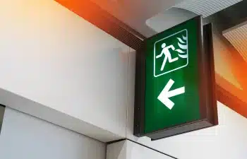 لوحة مخرج طوارئ مضيئة | شركة إنجاز للأمن والسلامة 0545050988